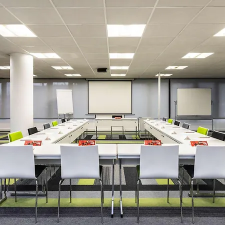 Ibis Pont Jumeaux Готель