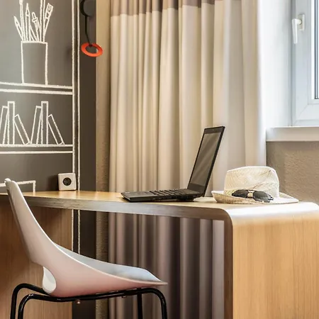 Ibis Pont Jumeaux Отель